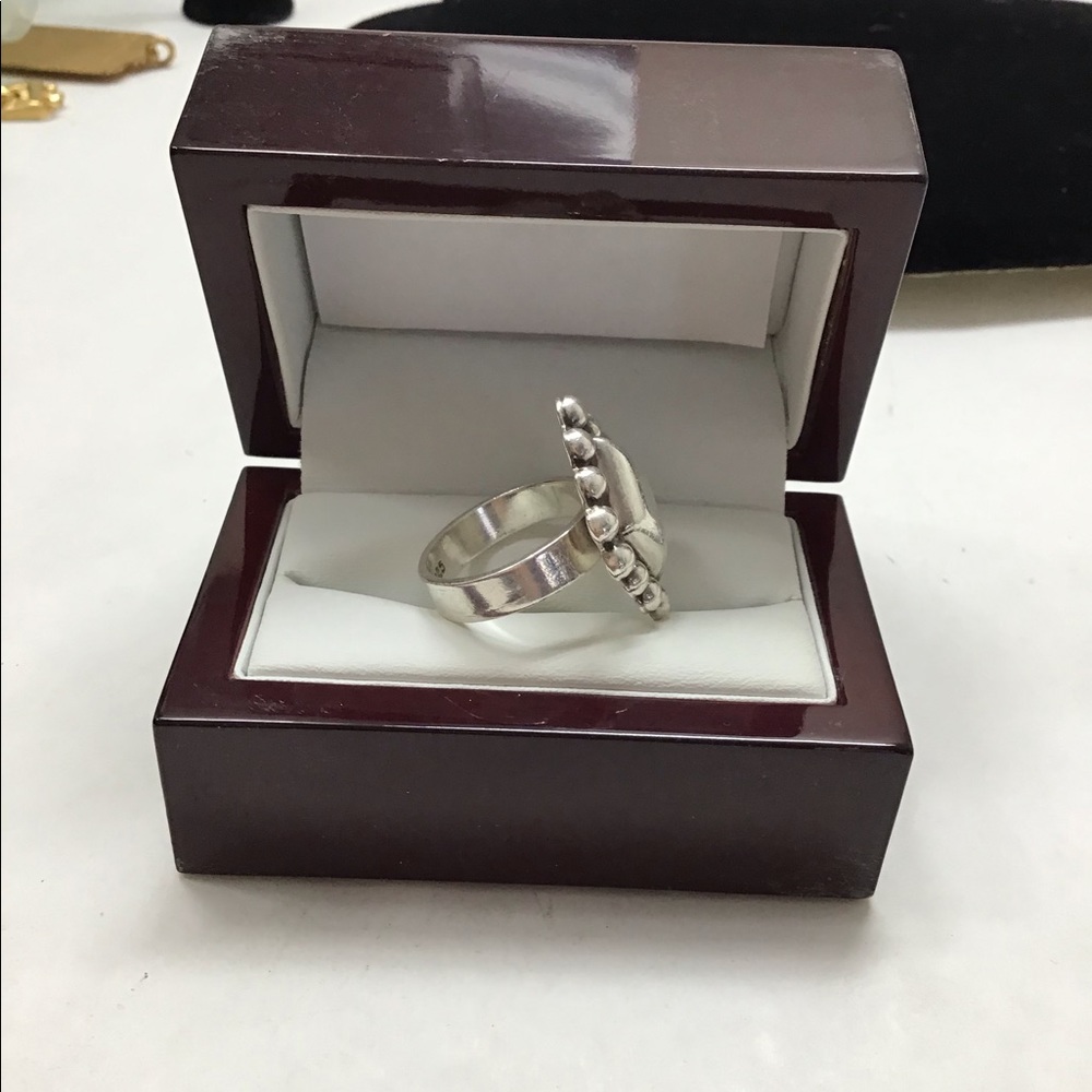 Silver ring - Picture 2 of 6